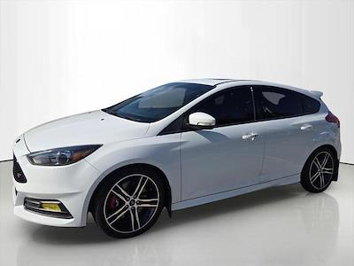 2018 Ford Focus FWD Hatchback for sale #SRF61816A - photo 1