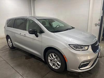 2024 Chrysler Pacifica FWD Minivan for sale #05385A - photo 2