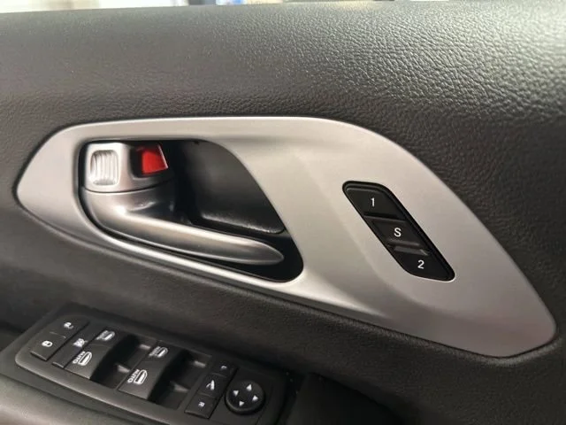 Used 2026 Chrysler Pacifica - photo 11