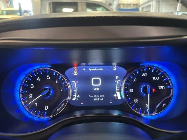 Used 2026 Chrysler Pacifica - photo 23