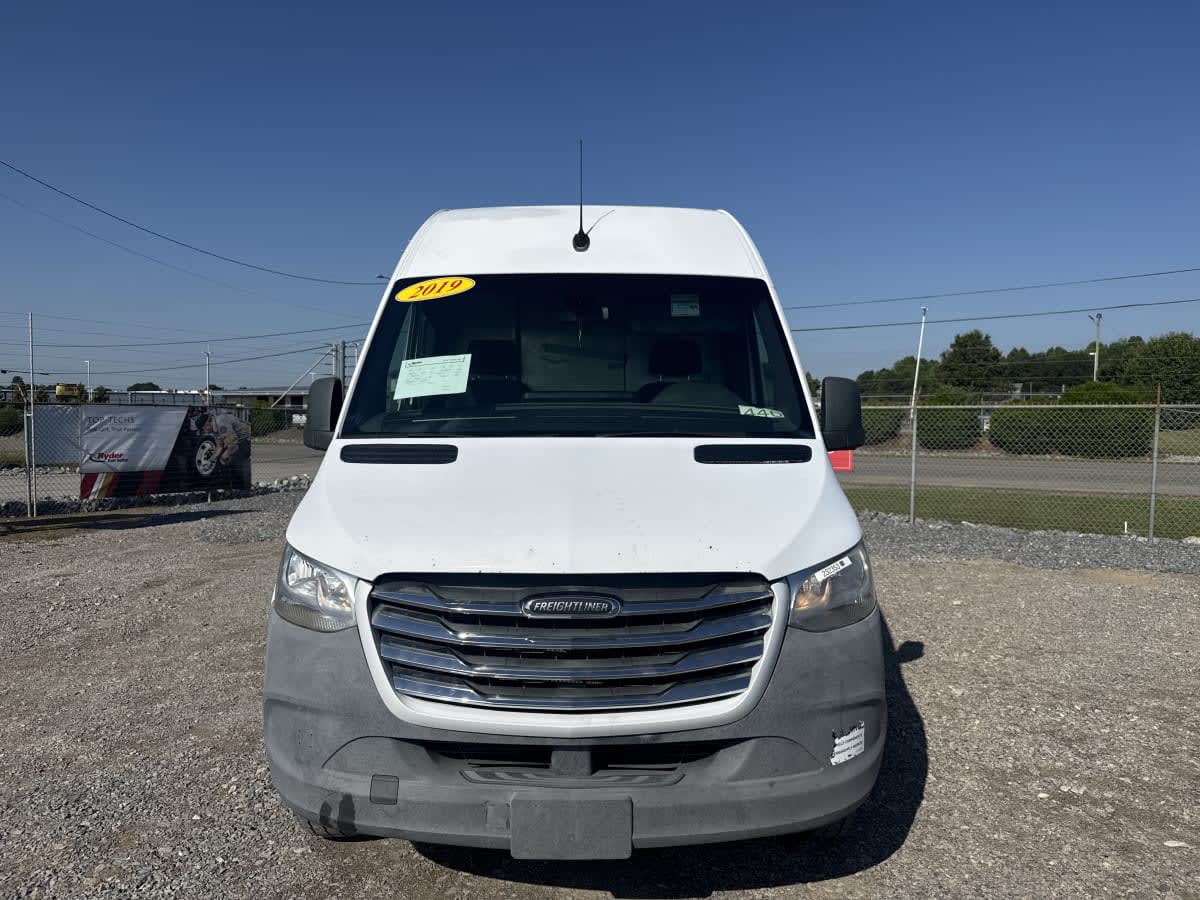 Used 2019 Freightliner Sprinter - photo 2