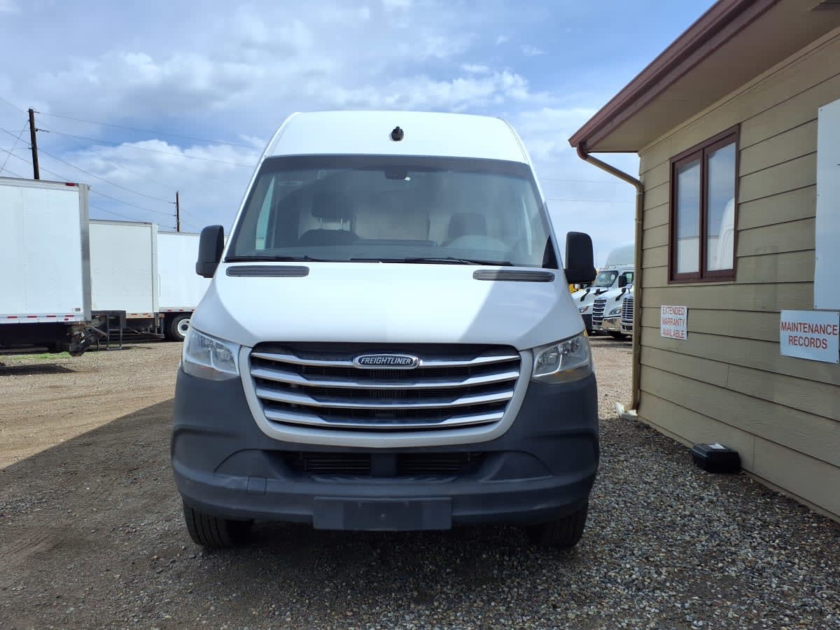 Used 2019 Freightliner Sprinter - photo 2