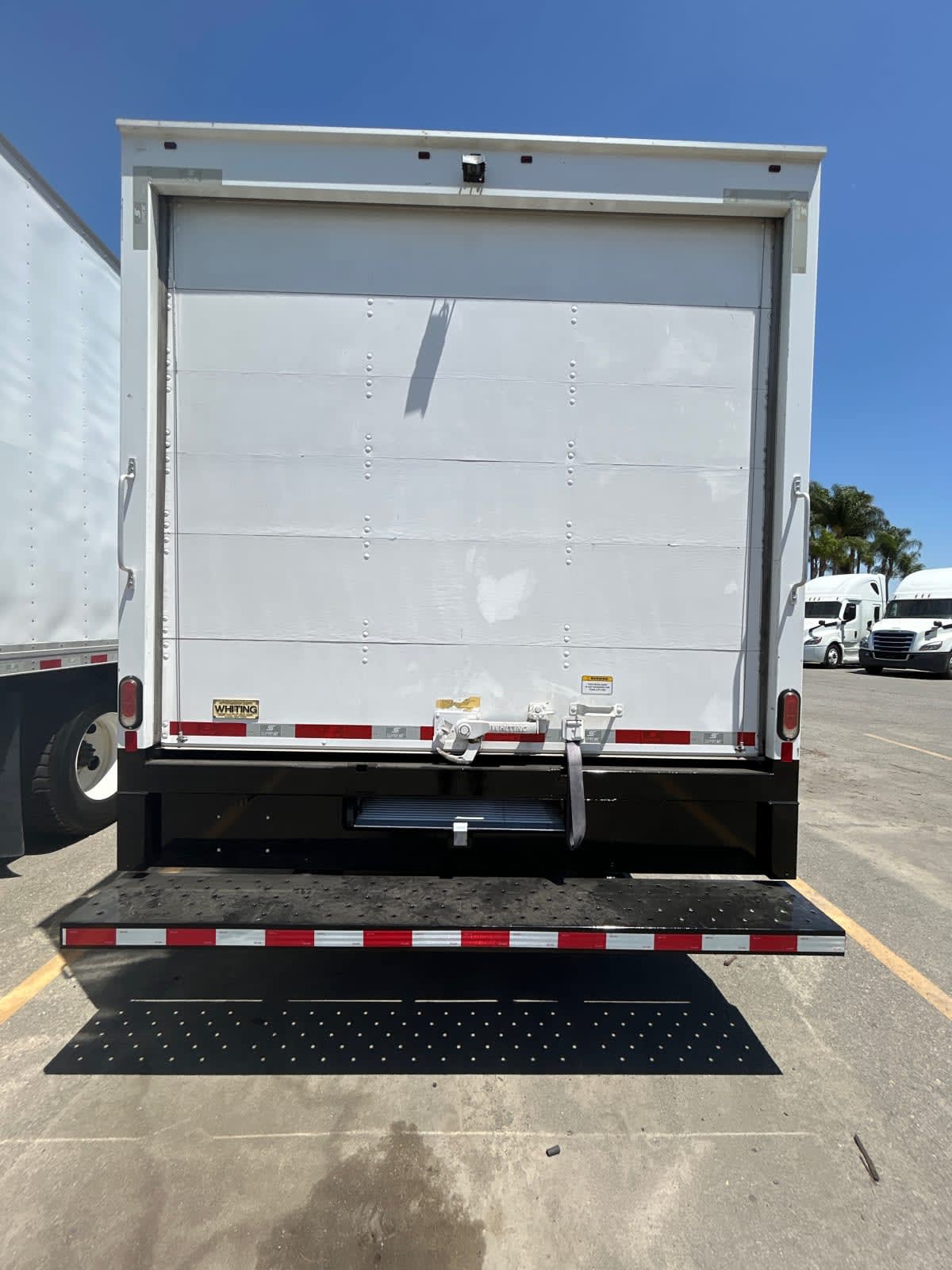 Used 2019 Ford E-450 - photo 7