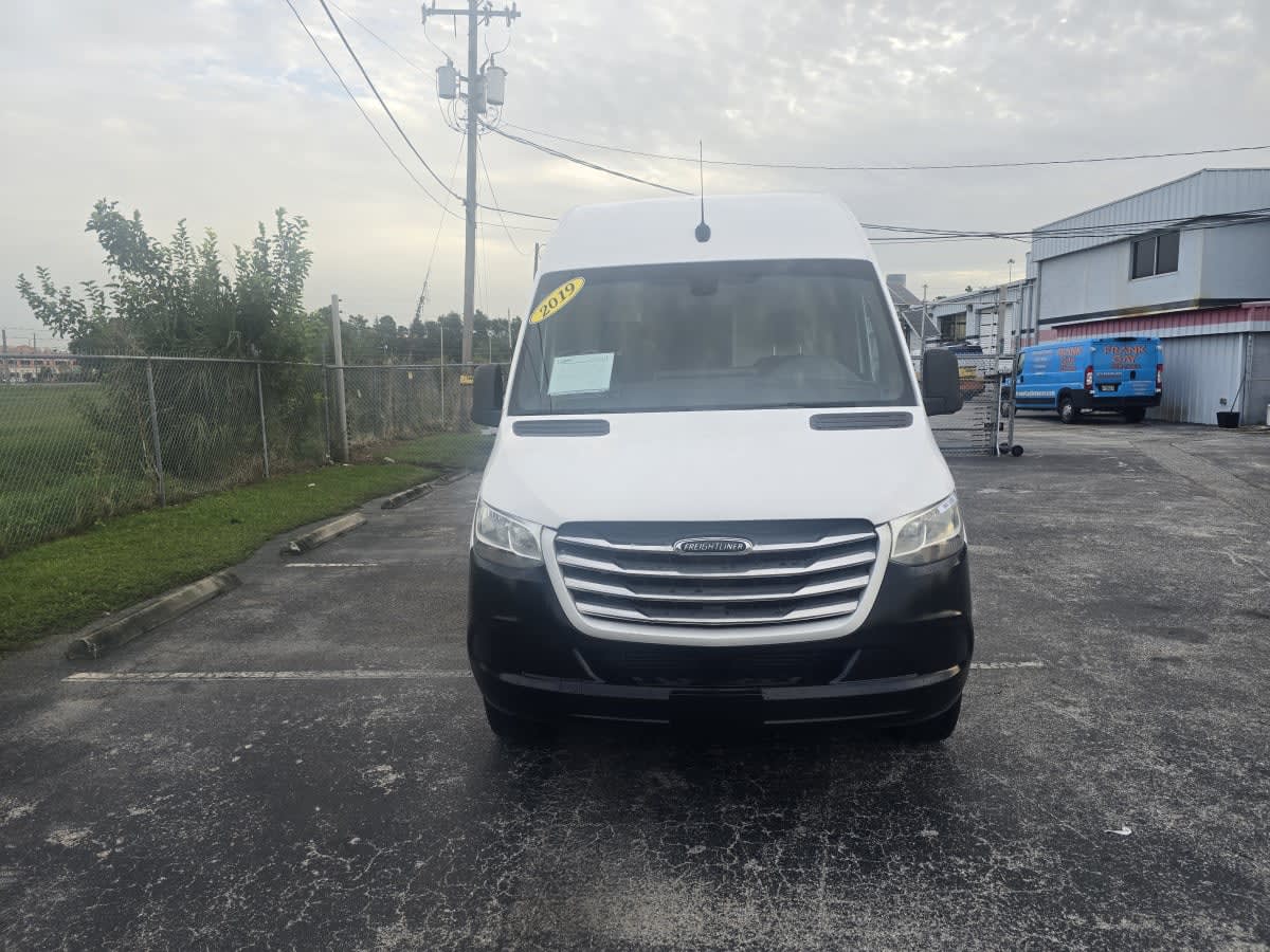 Used 2019 Freightliner Sprinter - photo 2