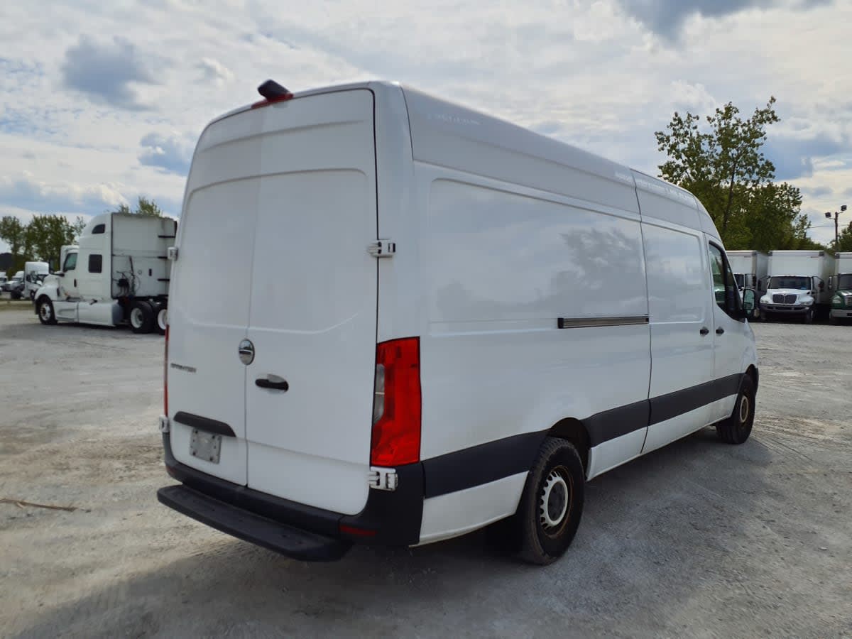 Used 2019 Freightliner Sprinter - photo 6