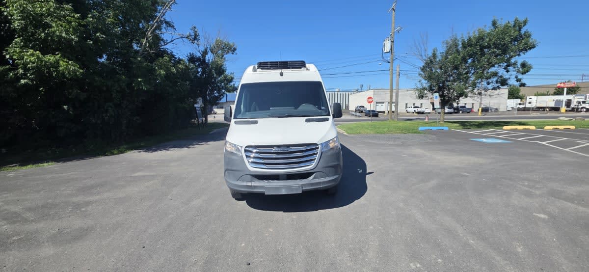 Used 2019 Freightliner Sprinter - photo 2