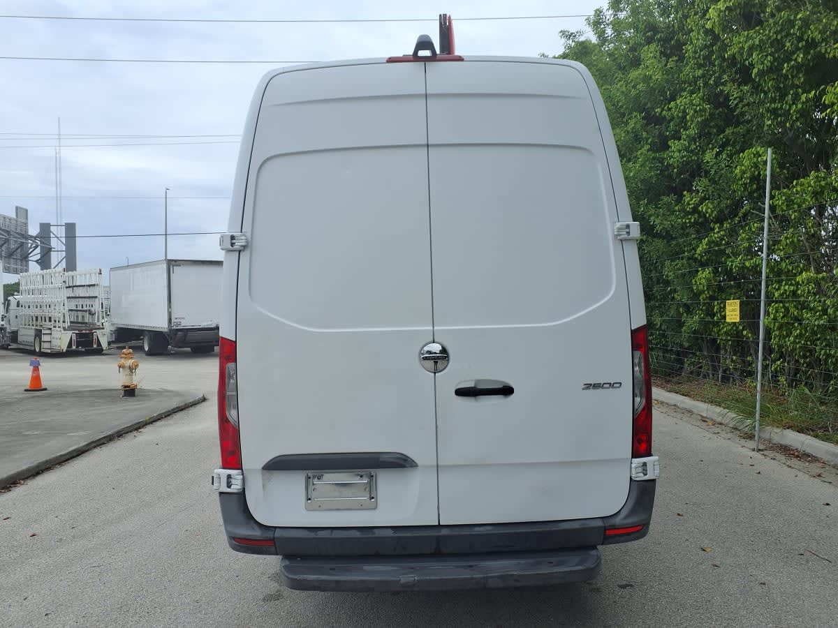 Used 2019 Freightliner Sprinter 2500 - photo 7