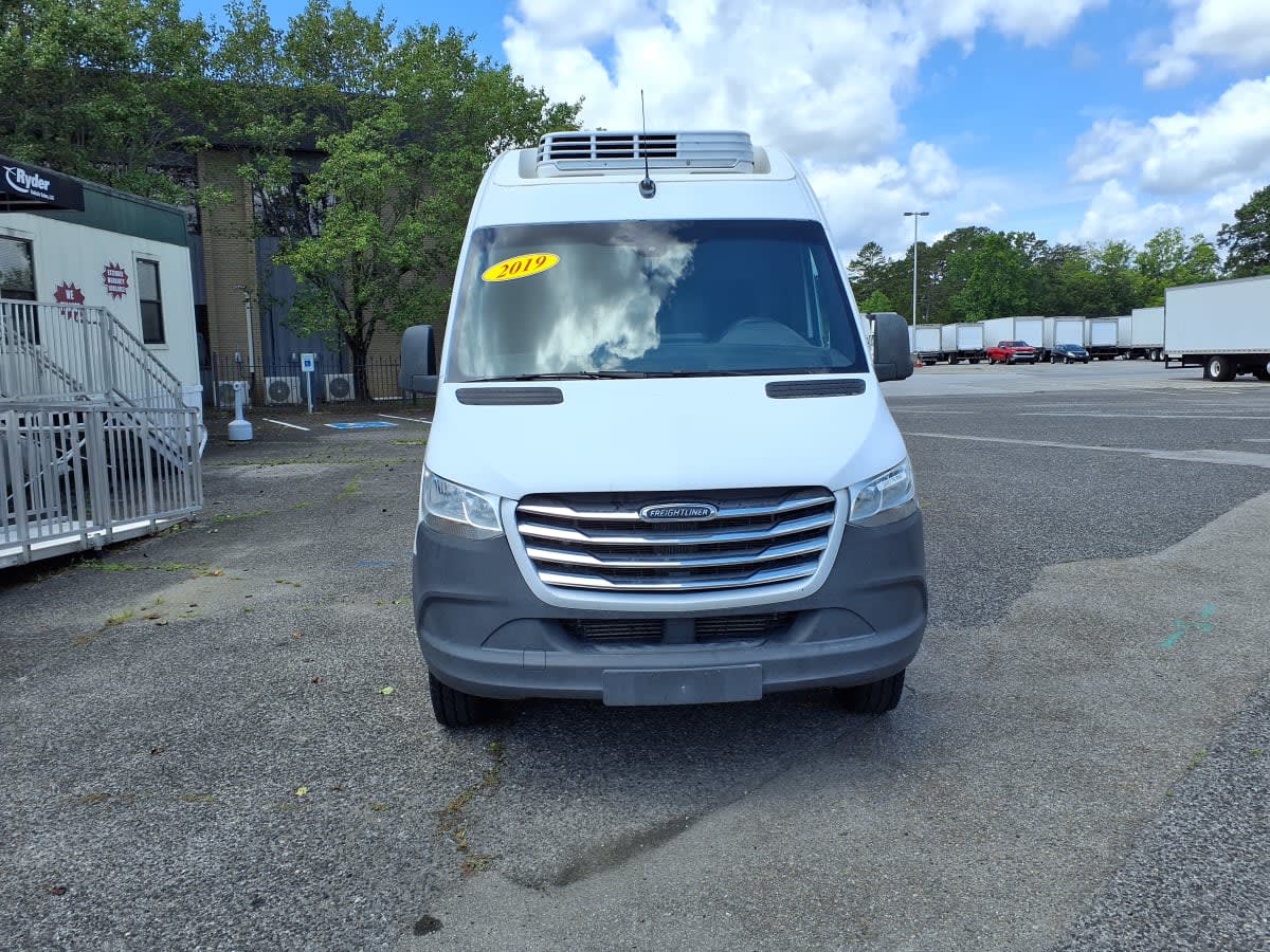 Used 2019 Freightliner Sprinter 3500 - photo 2