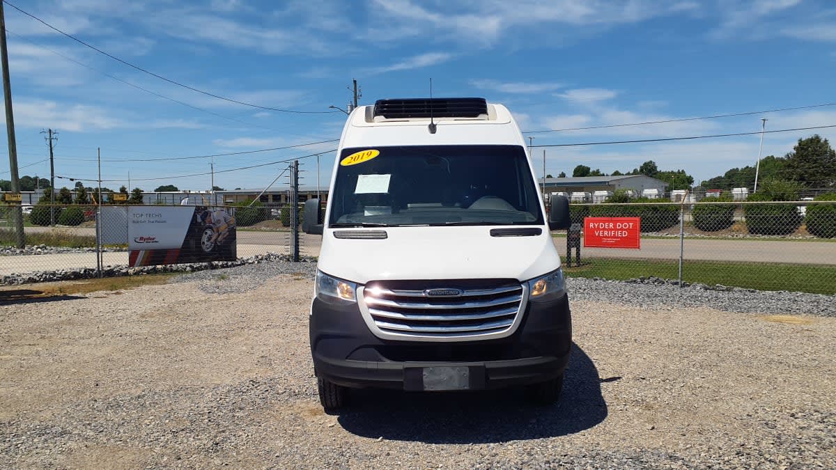 Used 2019 Freightliner Sprinter 3500 - photo 2