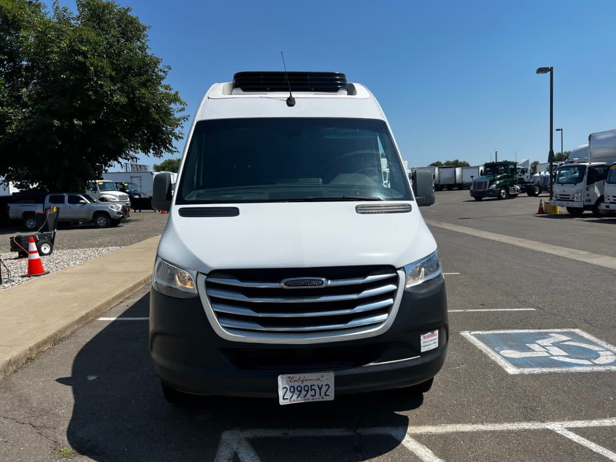 Used 2019 Freightliner Sprinter 3500 - photo 2