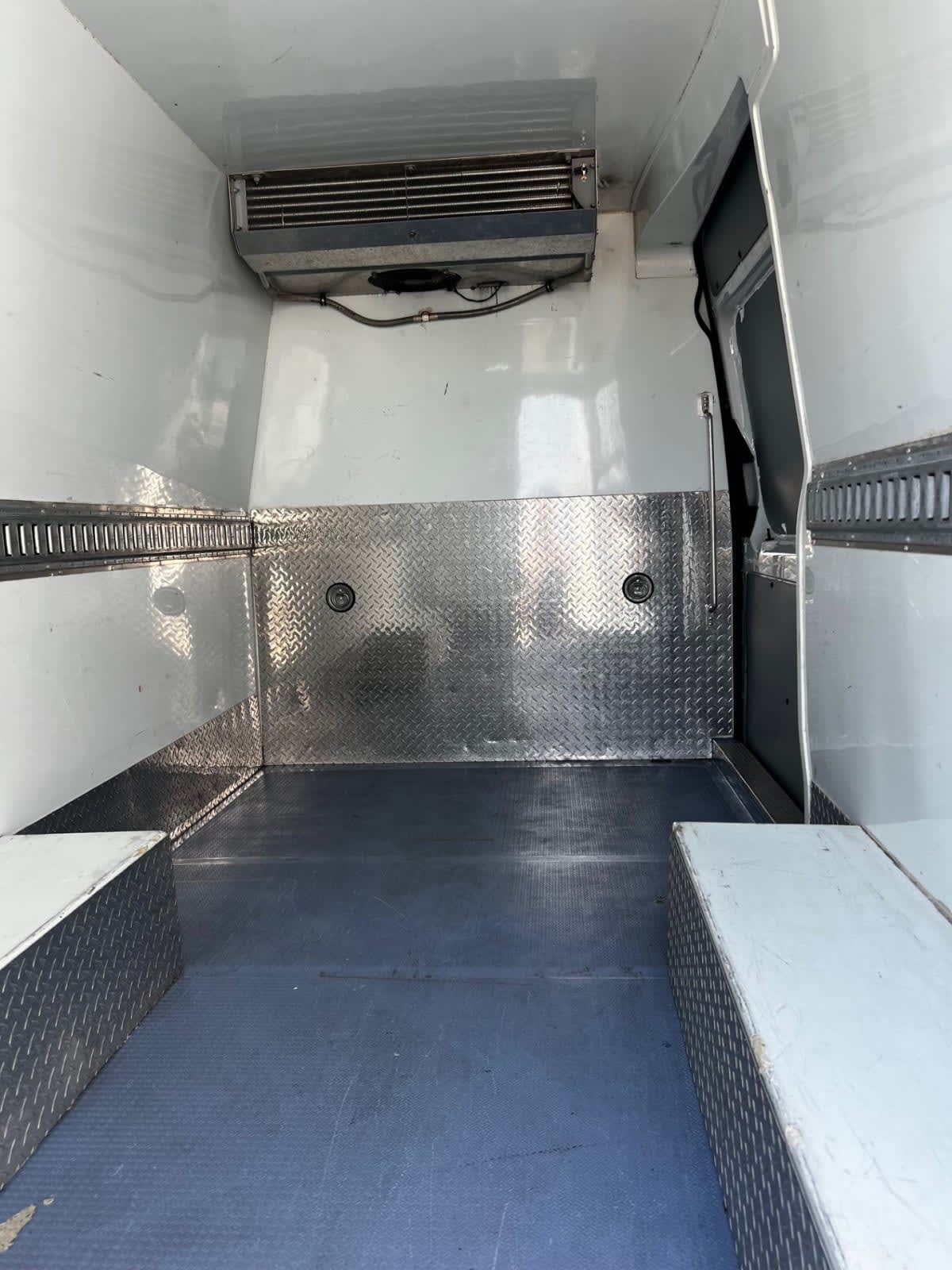 Used 2019 Freightliner Sprinter 3500 - photo 2