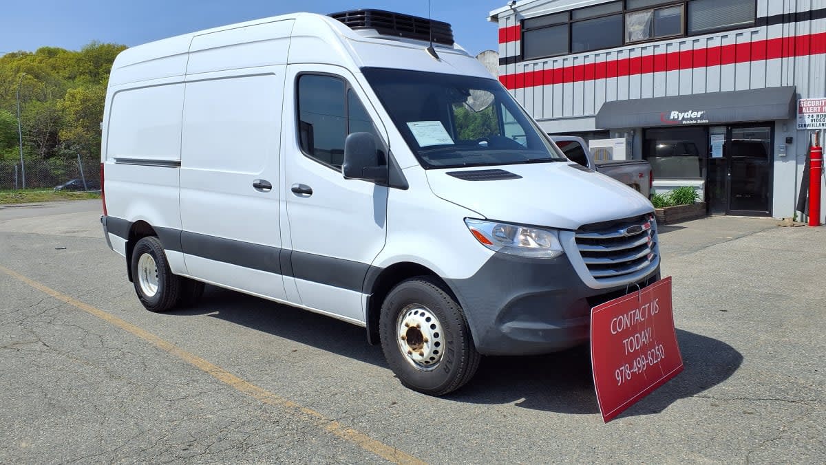 Used 2019 Freightliner Sprinter - photo 5