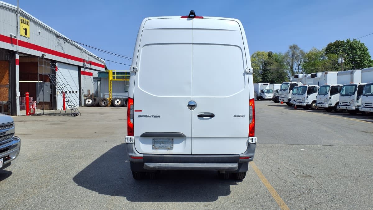 Used 2019 Freightliner Sprinter - photo 7