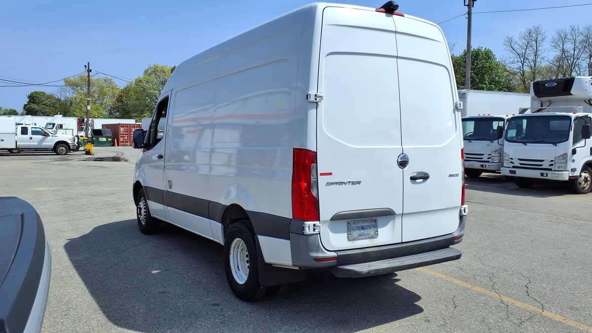 Used 2019 Freightliner Sprinter - photo 8