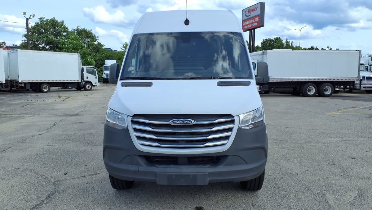 Used 2020 Freightliner Sprinter 2500 - photo 2