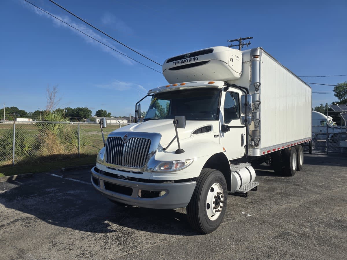 Used 2020 International MV - photo 5
