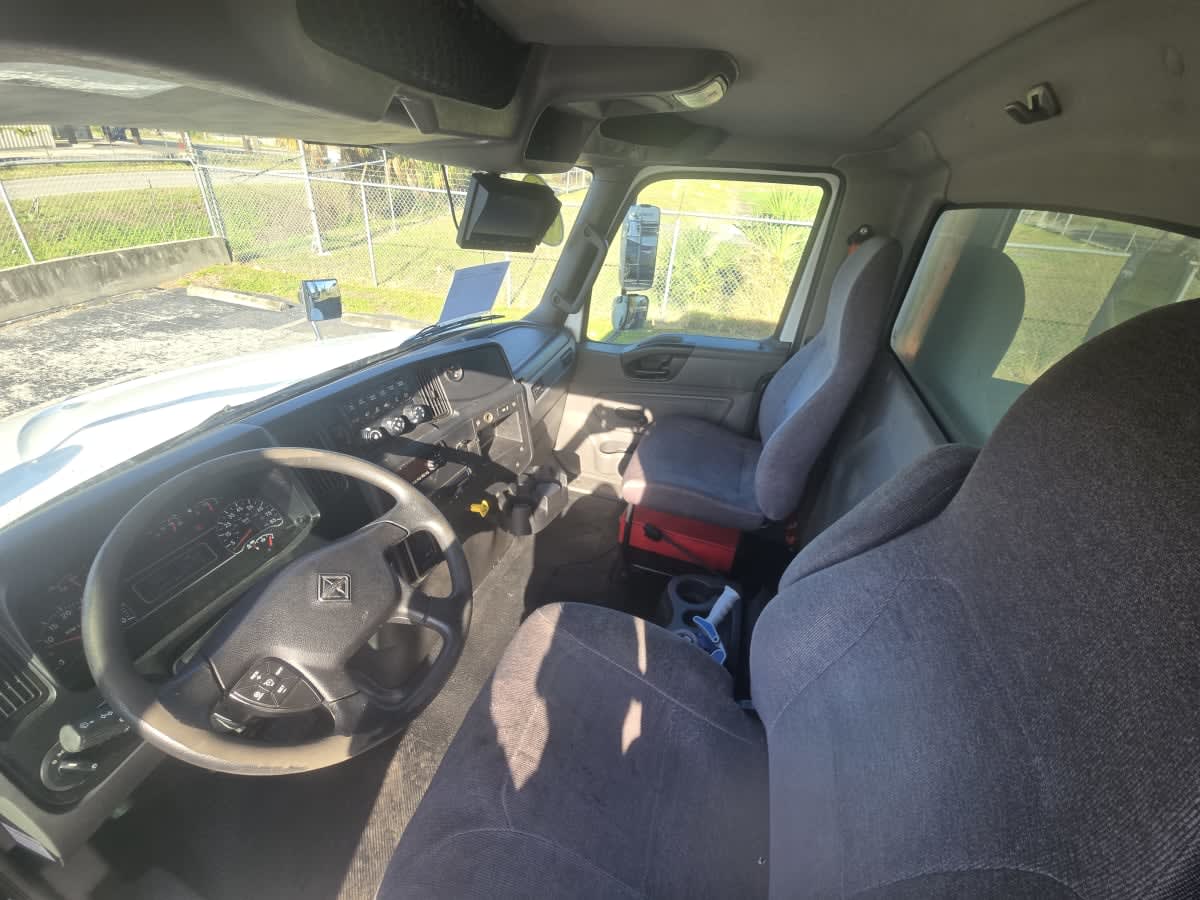 Used 2020 International MV - photo 10