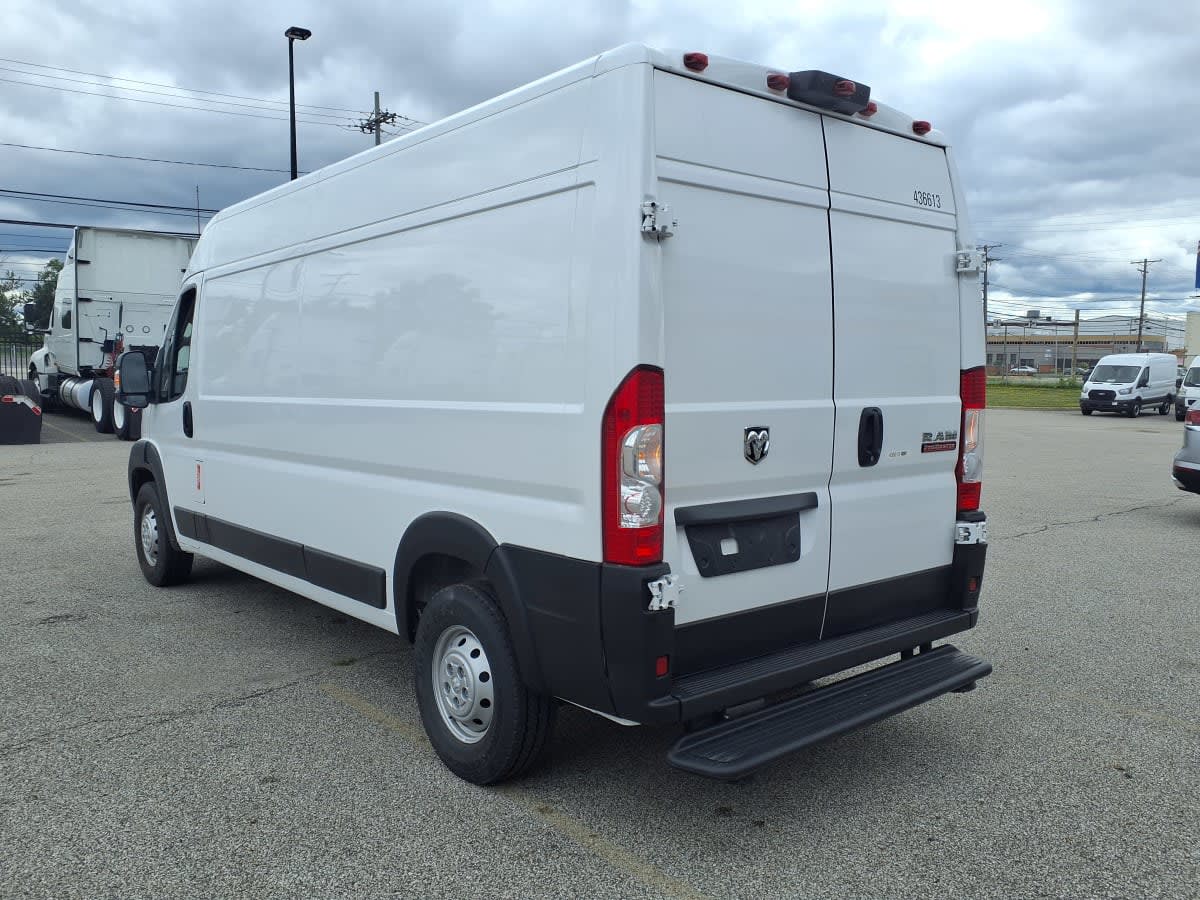 Used 2022 Ram ProMaster 2500 - photo 2