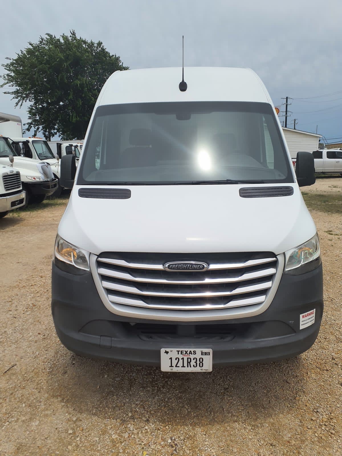 Used 2021 Freightliner Sprinter 2500 - photo 2