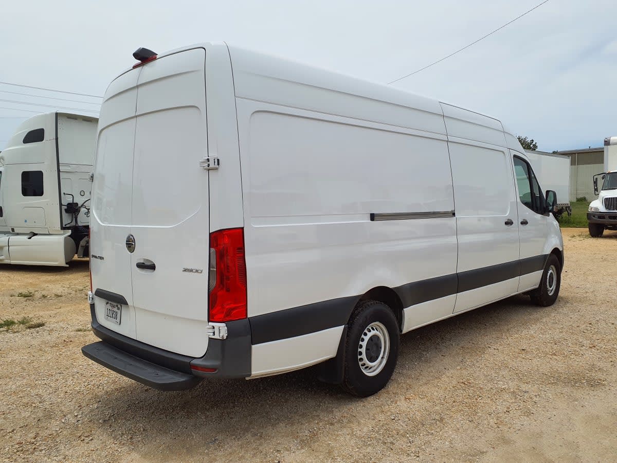 Used 2021 Freightliner Sprinter 2500 - photo 6