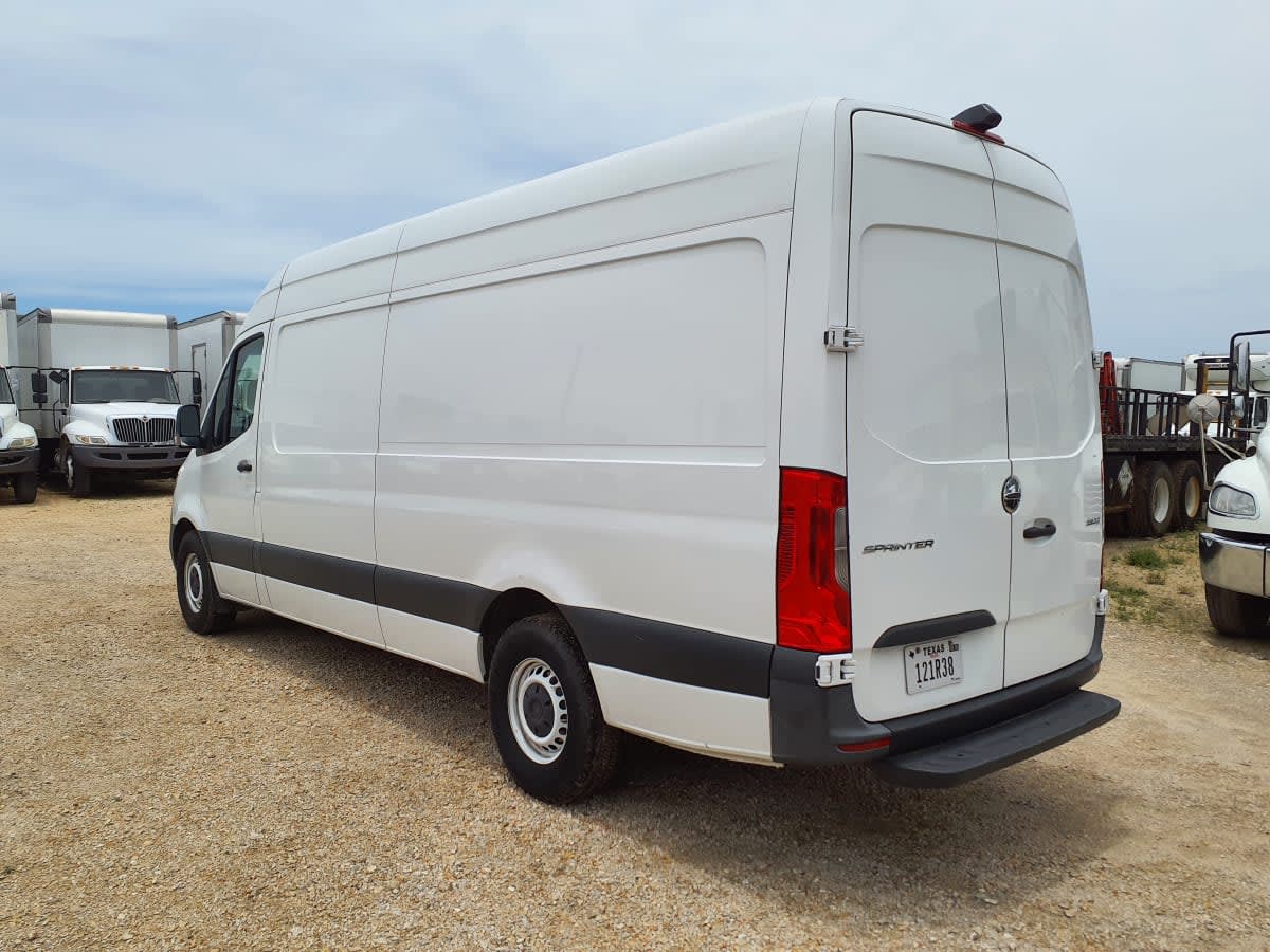 Used 2021 Freightliner Sprinter 2500 - photo 8