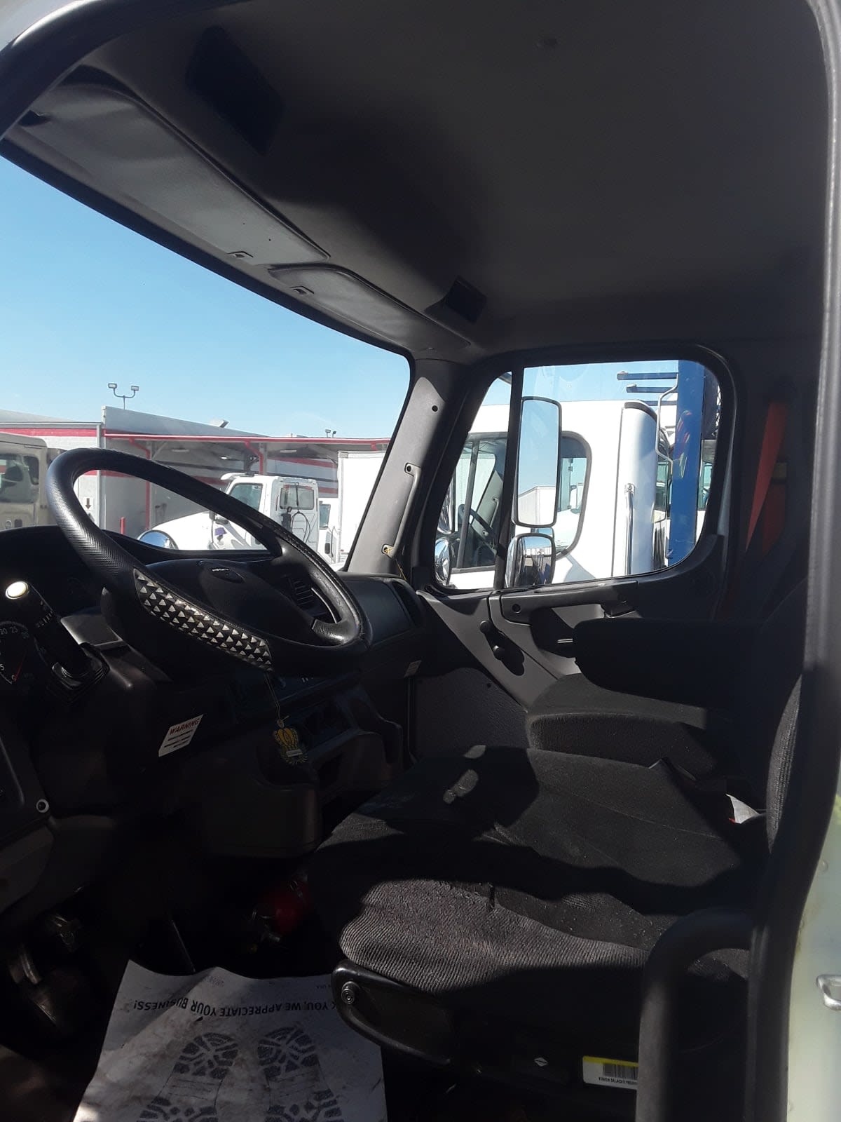 Used 2016 Freightliner M2 106 - photo 9