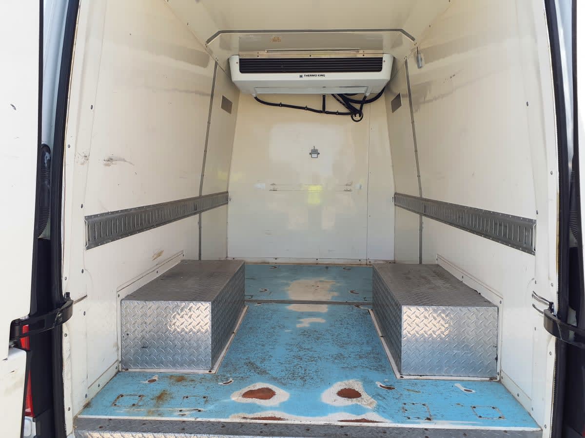 Used 2016 Freightliner Sprinter 3500 - photo 2