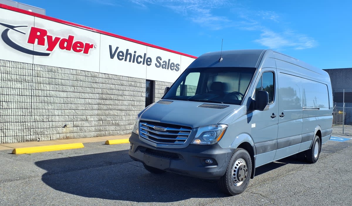 Used 2016 Freightliner Sprinter 3500 - photo 1