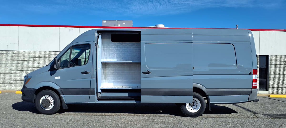 Used 2016 Freightliner Sprinter 3500 - photo 18