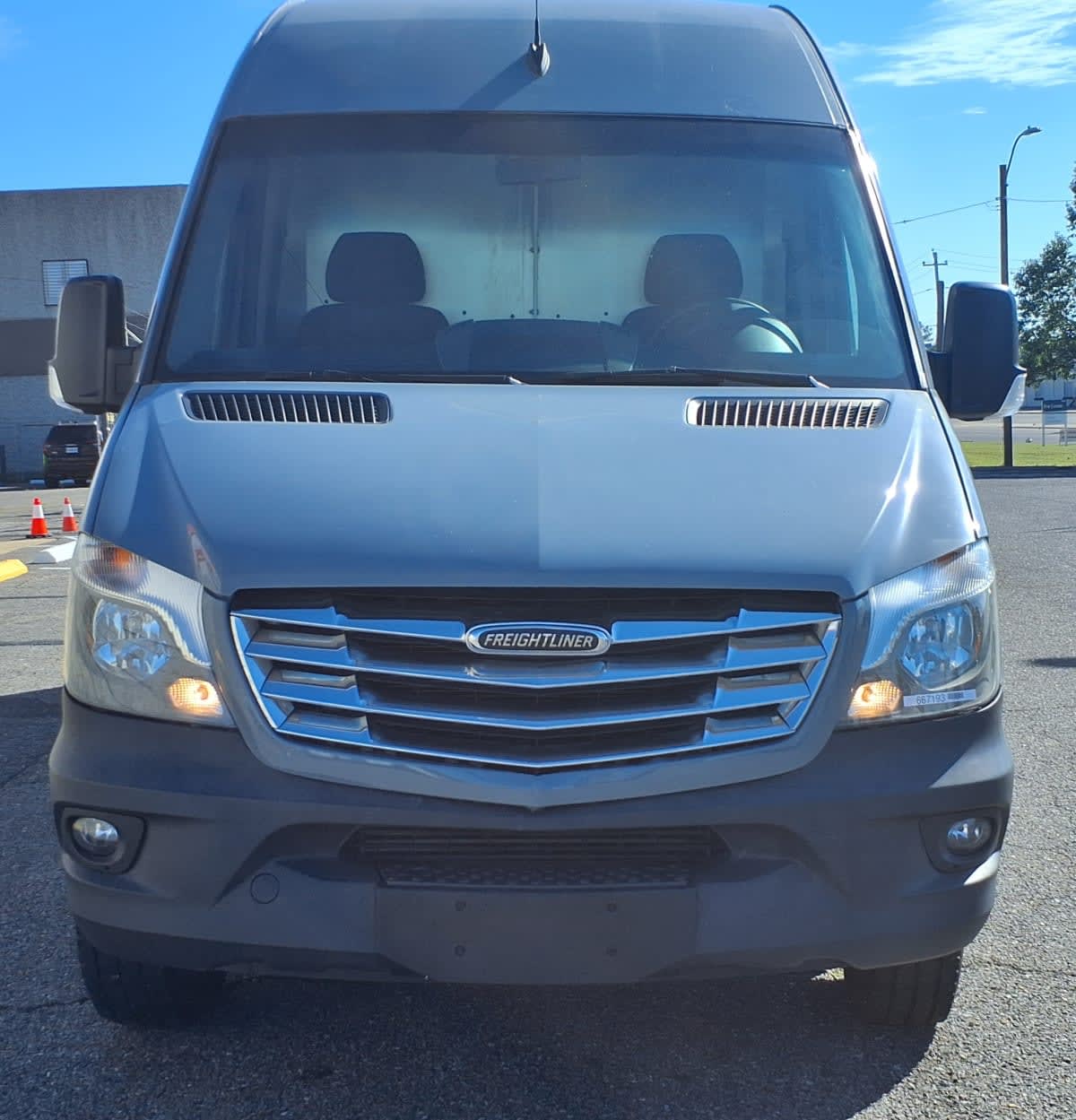 Used 2016 Freightliner Sprinter 3500 - photo 2
