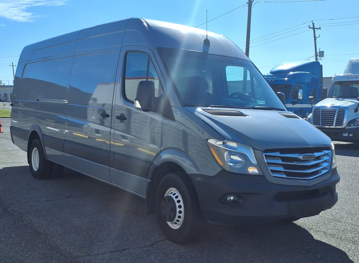 Used 2016 Freightliner Sprinter 3500 - photo 5