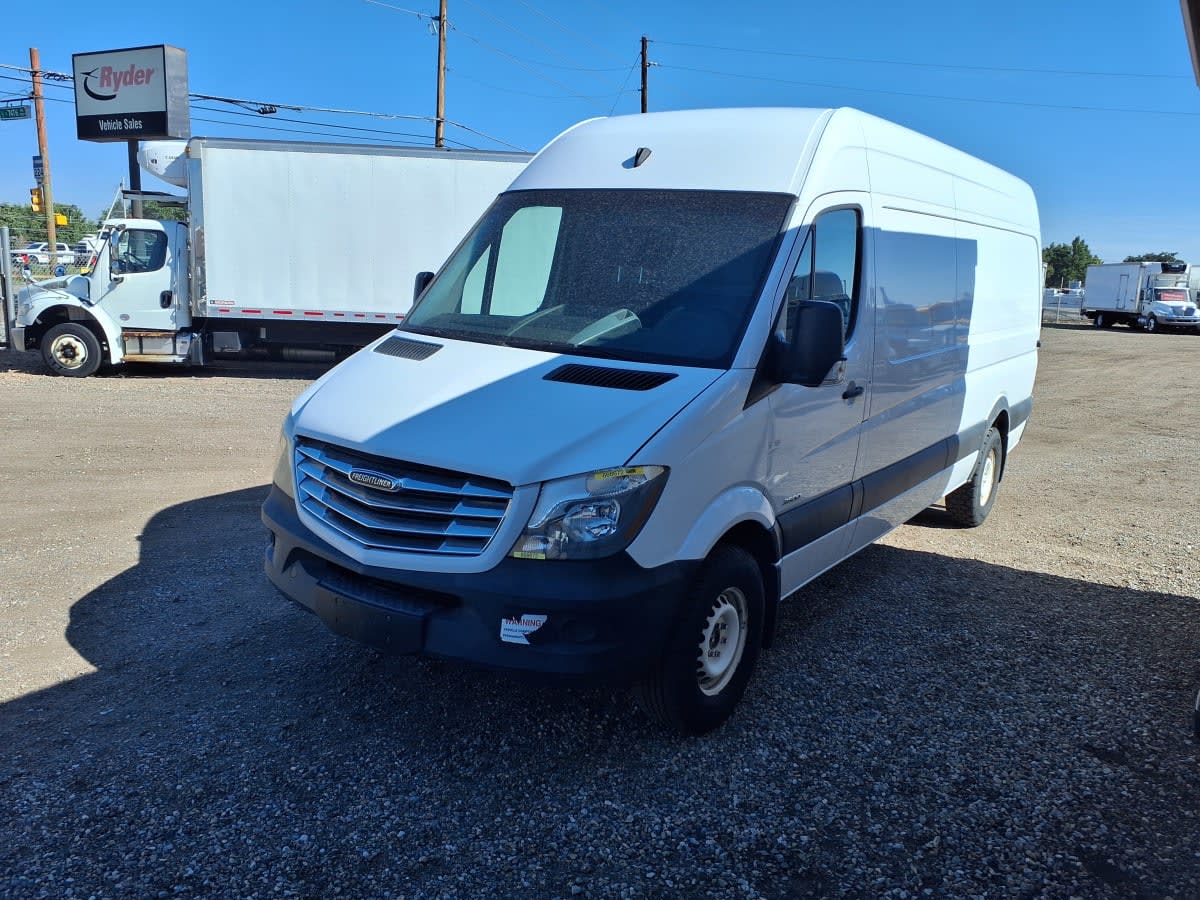 Used 2016 Freightliner Sprinter 2500 - photo 1