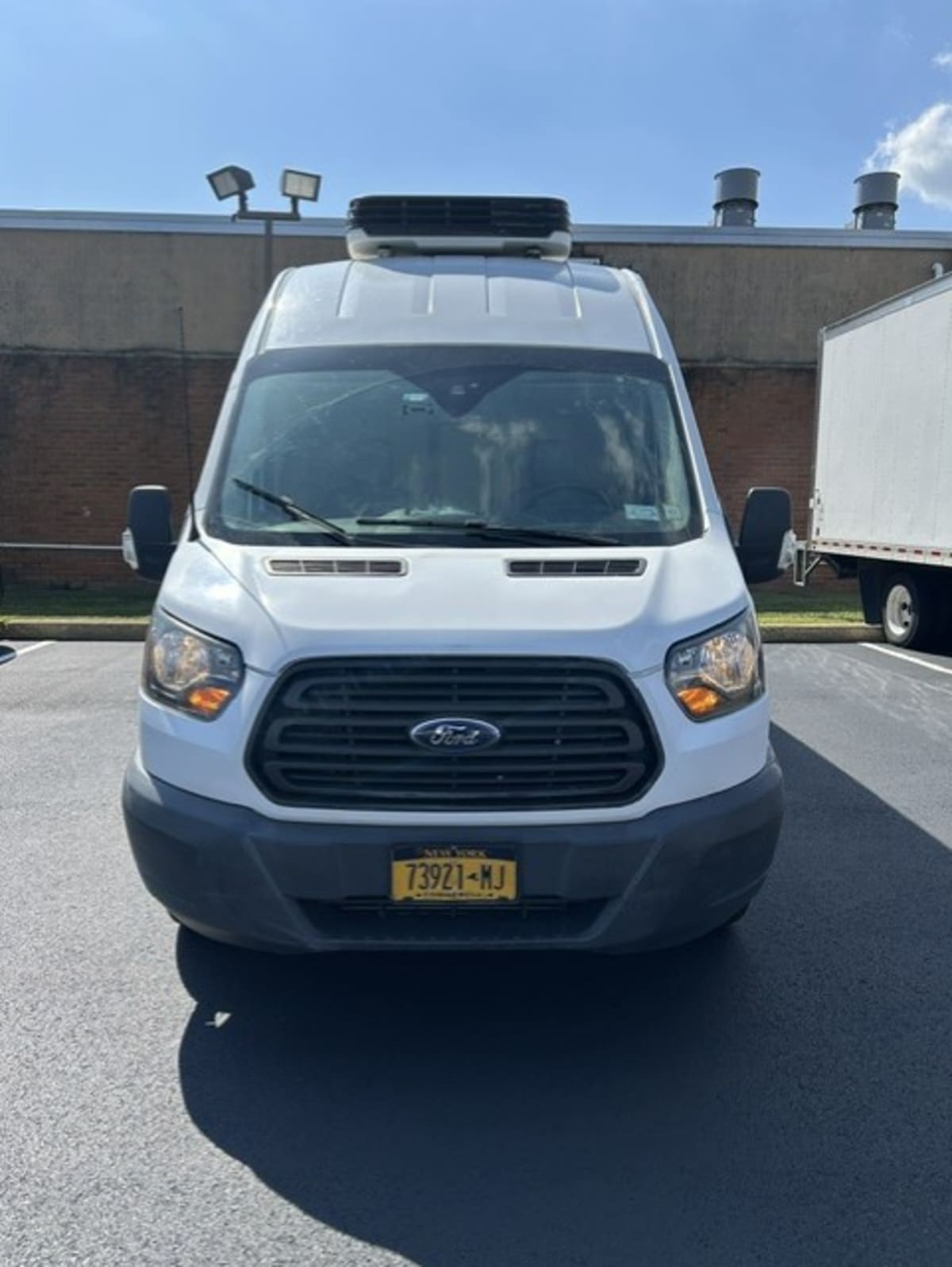 Used 2017 Ford Transit 250 - photo 2