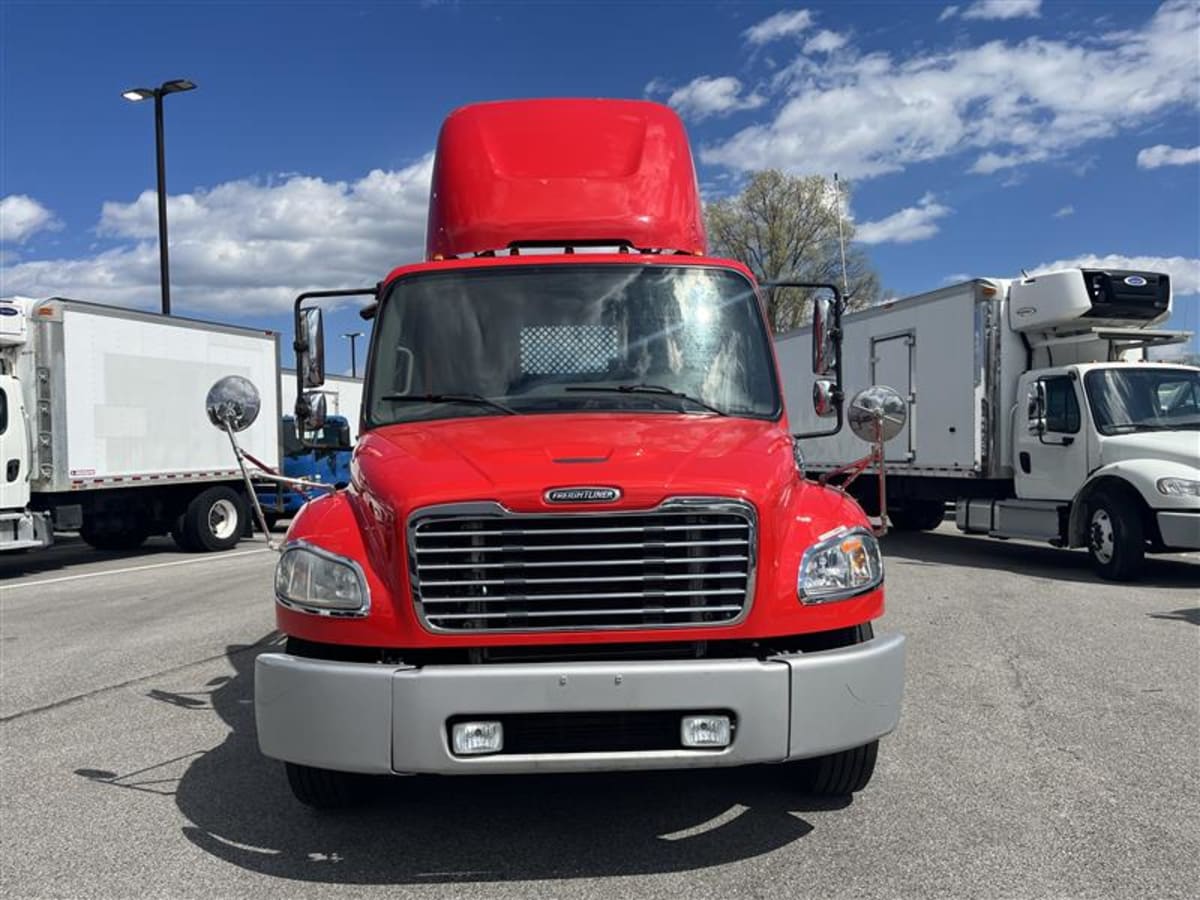 Used 2017 Freightliner M2 106 - photo 2