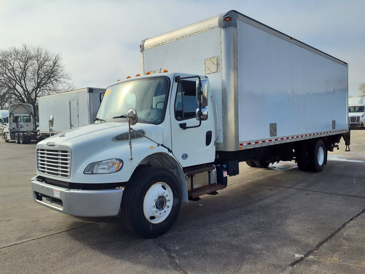 Used 2018 Freightliner M2 106 - photo 1