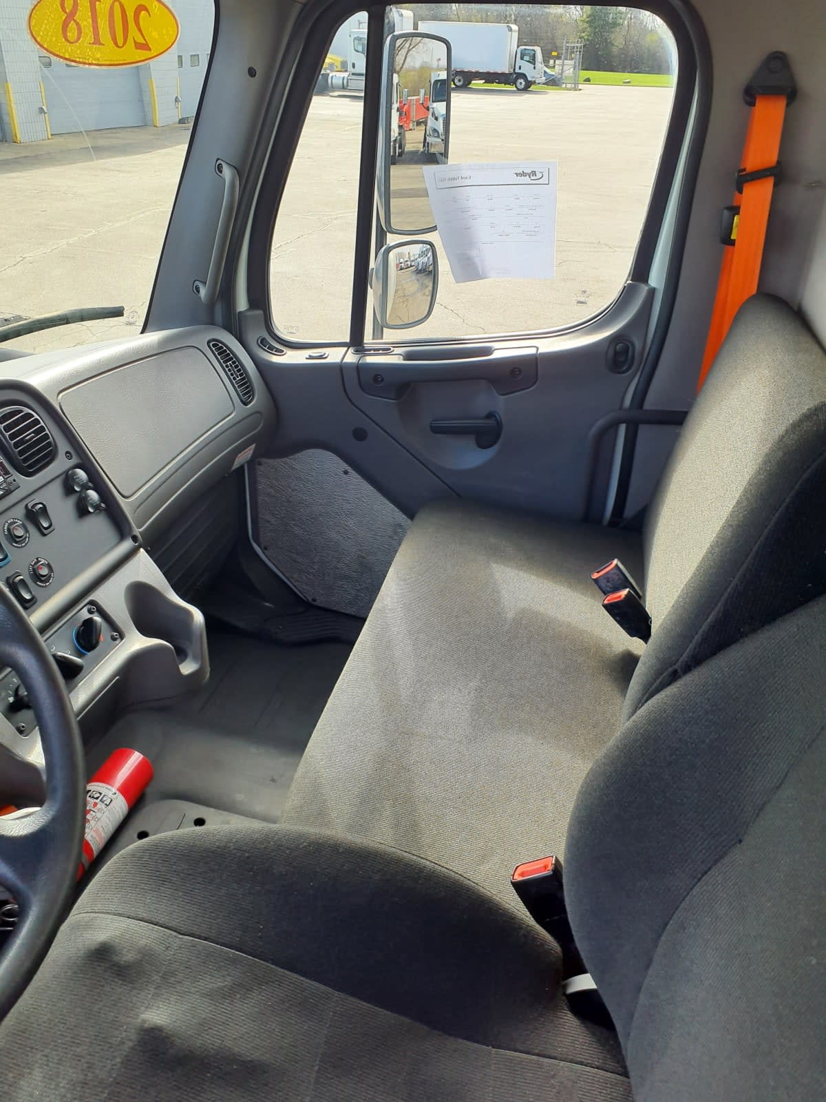 Used 2018 Freightliner M2 106 - photo 9
