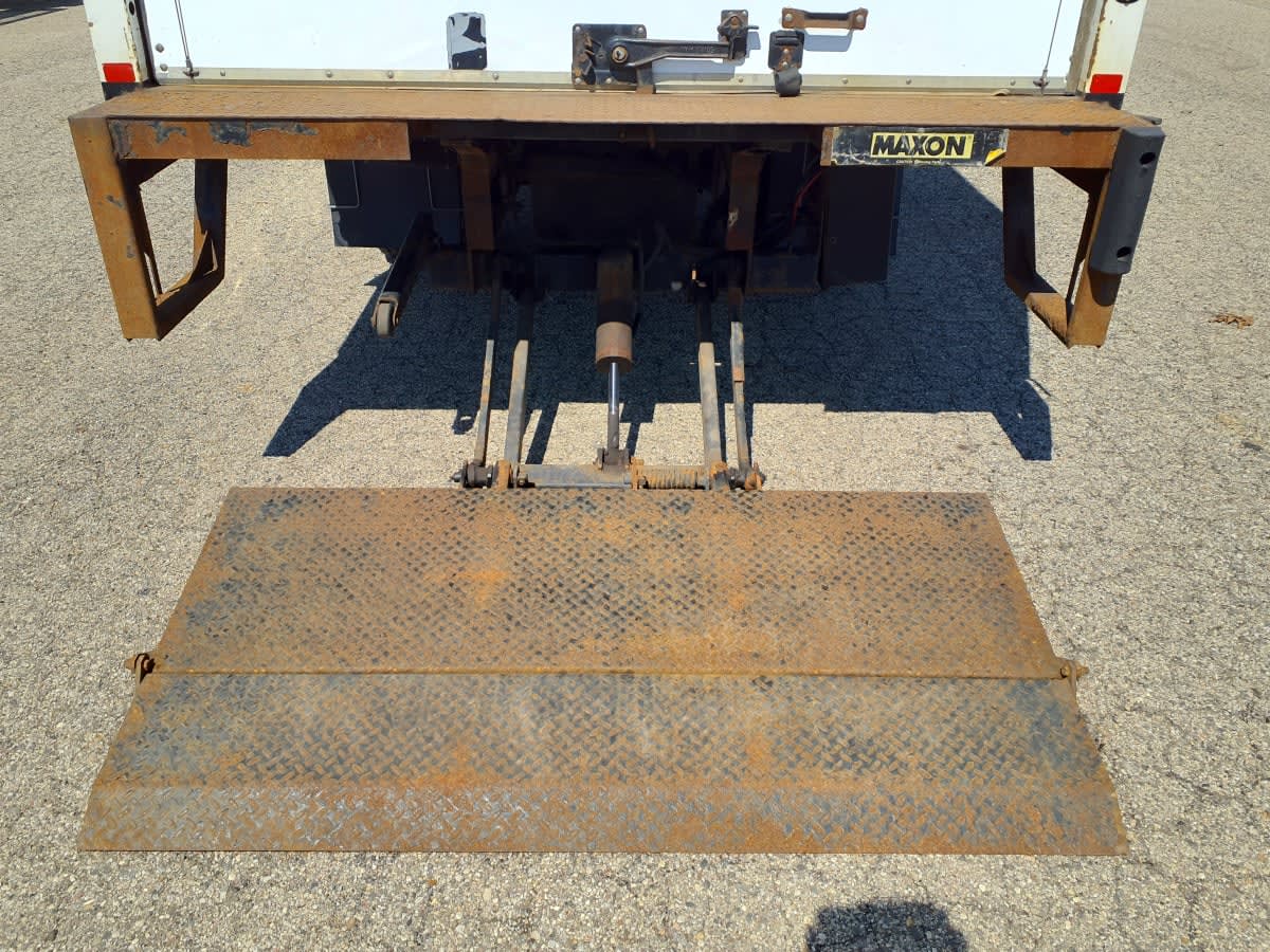 Used 2018 Isuzu NPR-HD - photo 15