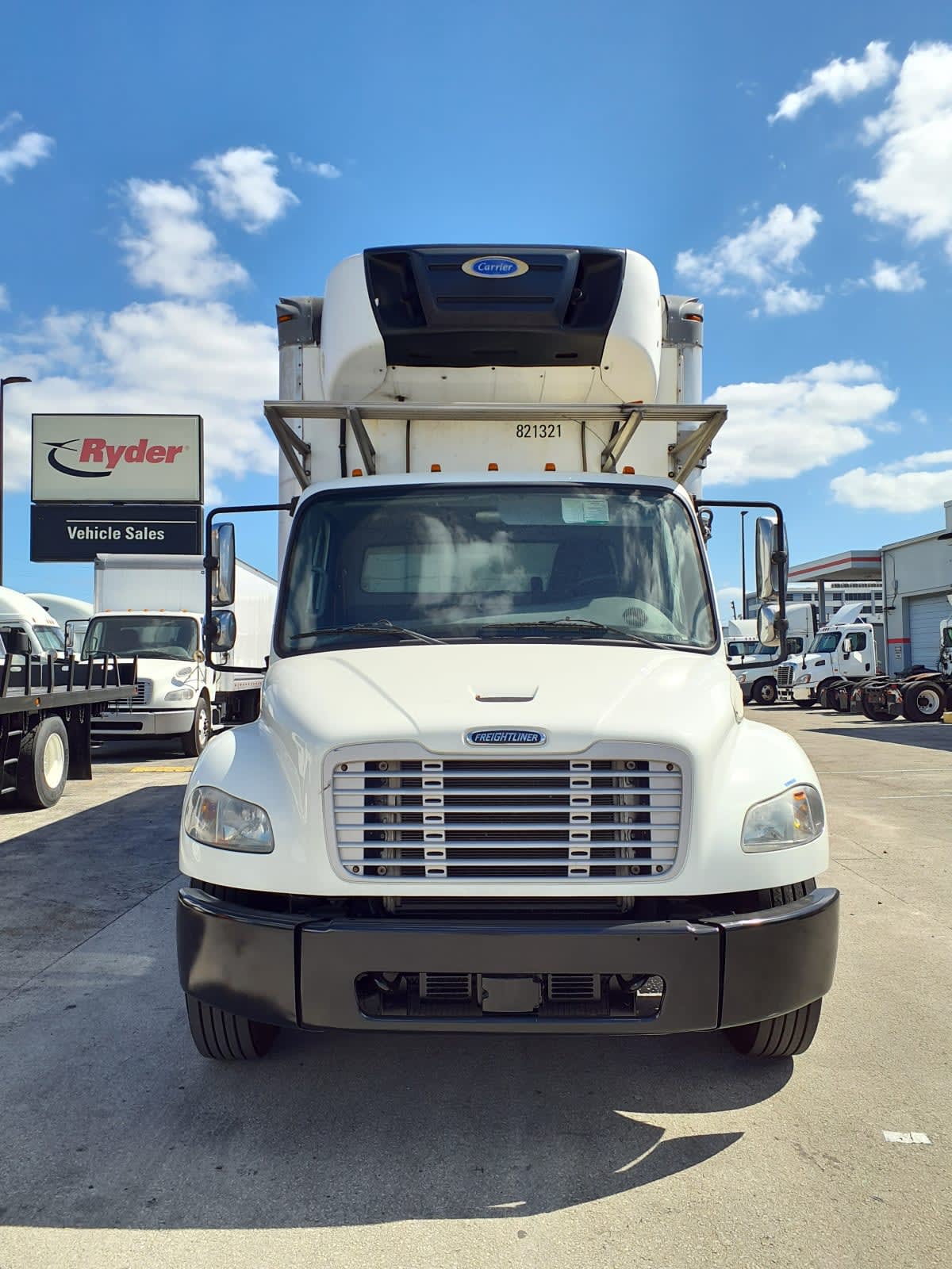 Used 2019 Freightliner M2 106 - photo 2