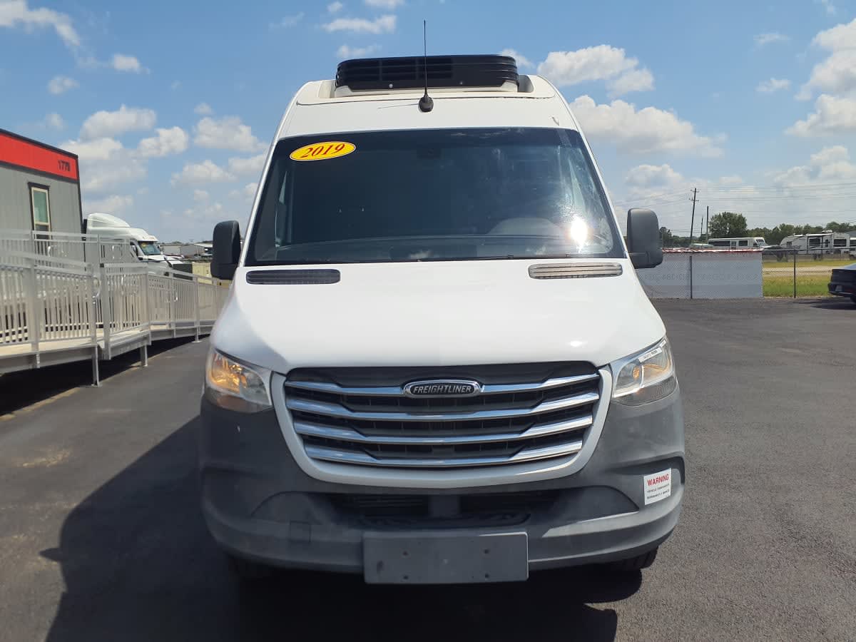 Used 2019 Freightliner Sprinter 3500 - photo 2