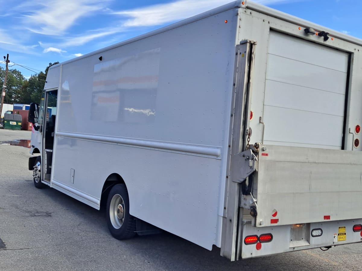 Used 2019 Freightliner MT 45 - photo 2
