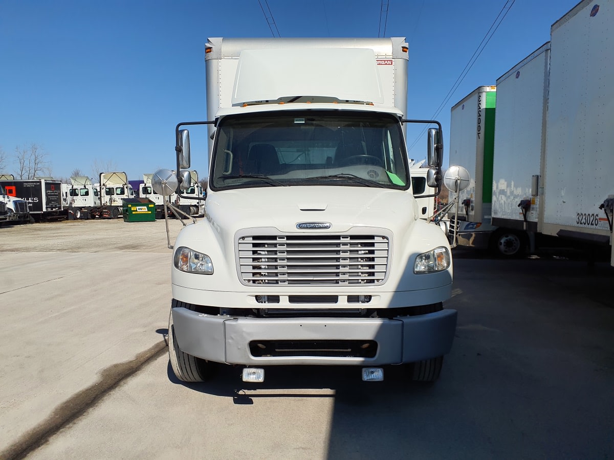 Used 2019 Freightliner M2 106 - photo 2