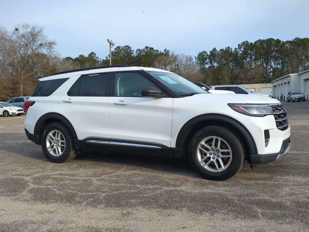 Used 2025 Ford Explorer - photo 5