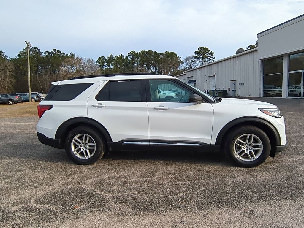 Used 2025 Ford Explorer - photo 6