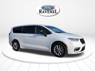 2026 Chrysler Pacifica FWD Minivan for sale #9741 - photo 2
