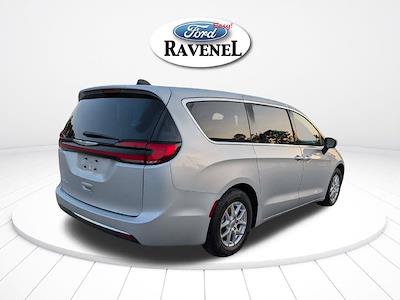 2023 Chrysler Pacifica FWD Minivan for sale #9758 - photo 2