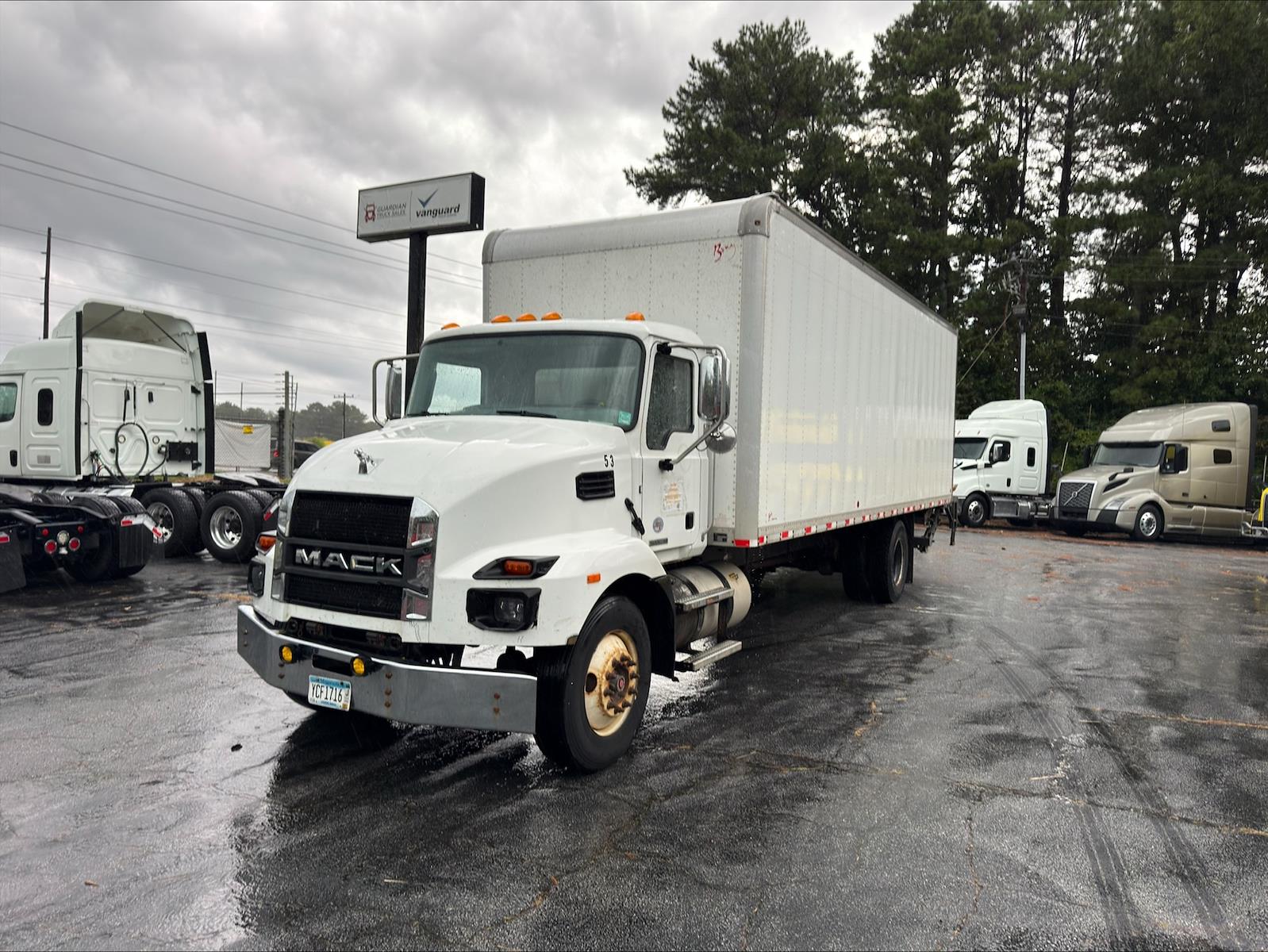 Used 2022 Mack MD6 - photo 1