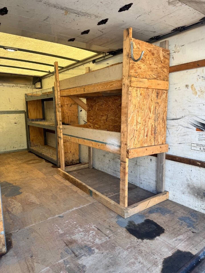 Used 2016 Ford E-350 - photo 16