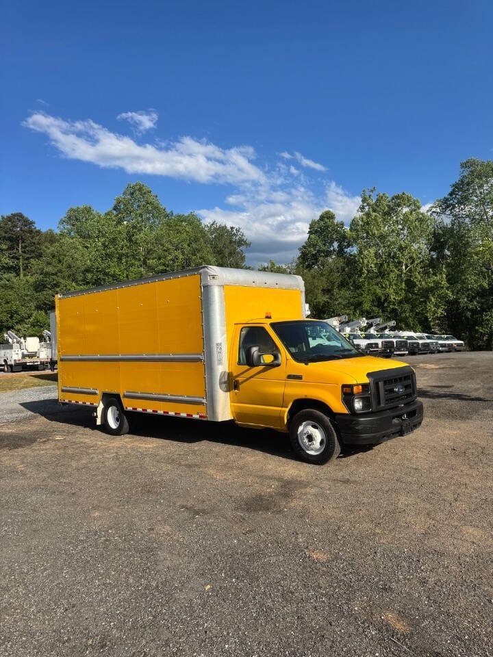 Used 2016 Ford E-350 - photo 6
