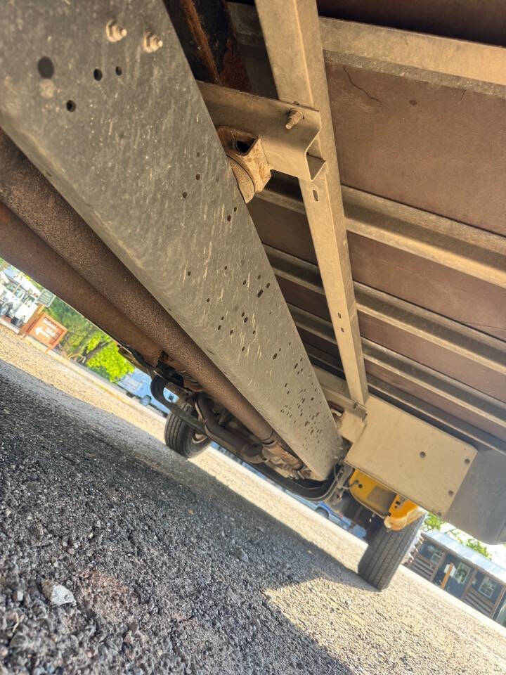 Used 2016 Ford E-350 - photo 24