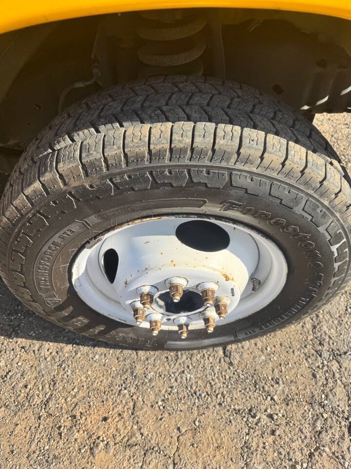 Used 2016 Ford E-350 - photo 25
